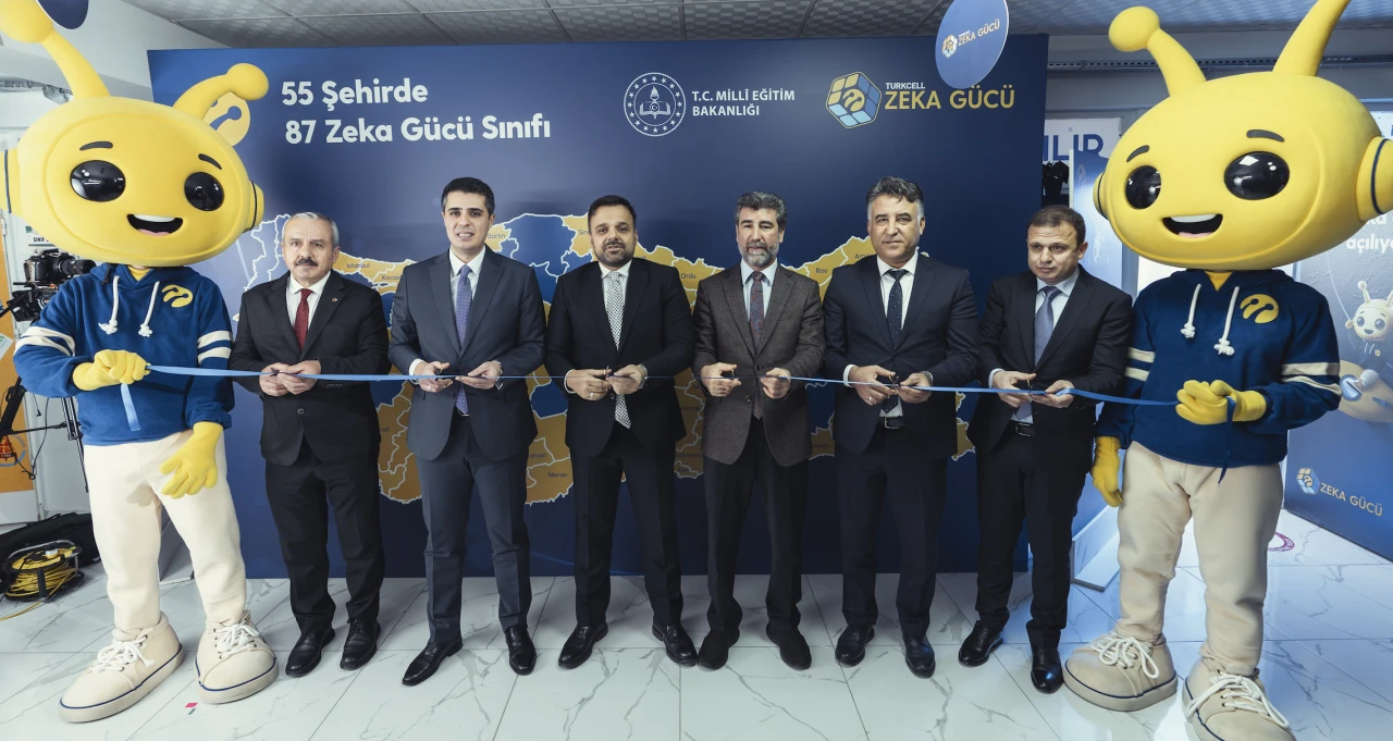 Turkcell Zeka Gücü Projesi'nin yeni sınıfı Elbistan'da hizmete açıldı