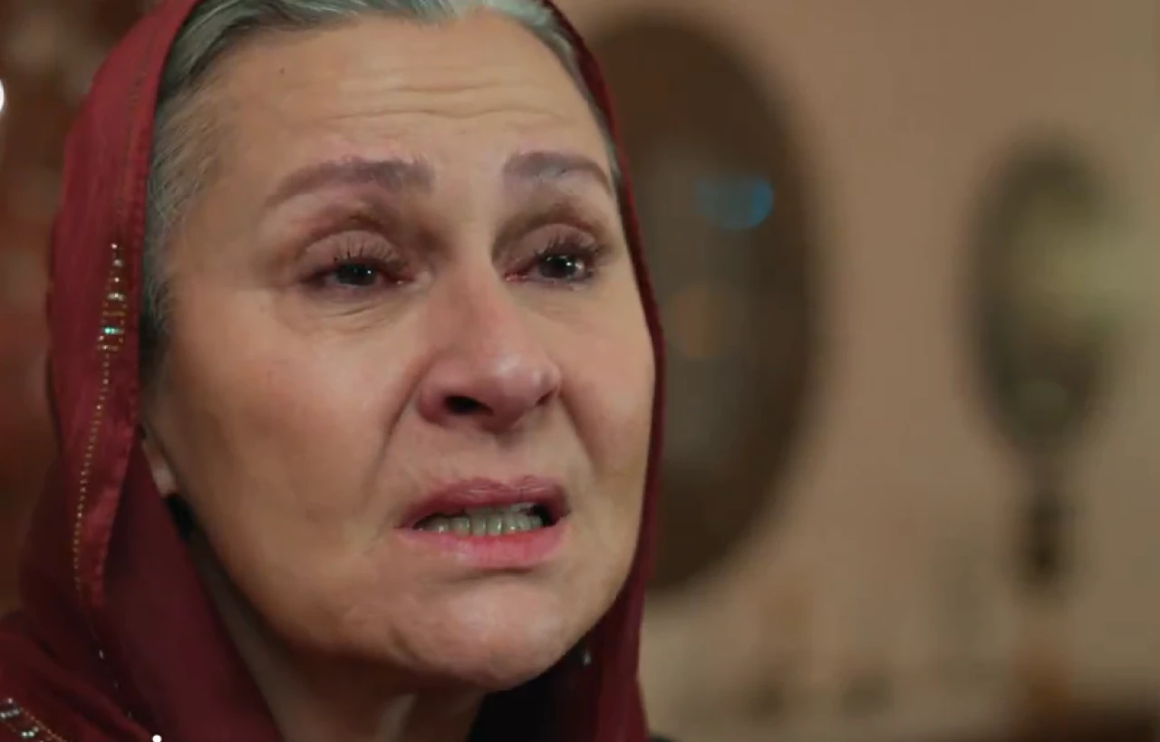 Sadakat Hanım’ın Sırrı Ortaya Çıkıyor!  Uzak Şehir dizisinde 11. bölümde bakın neler olacak?