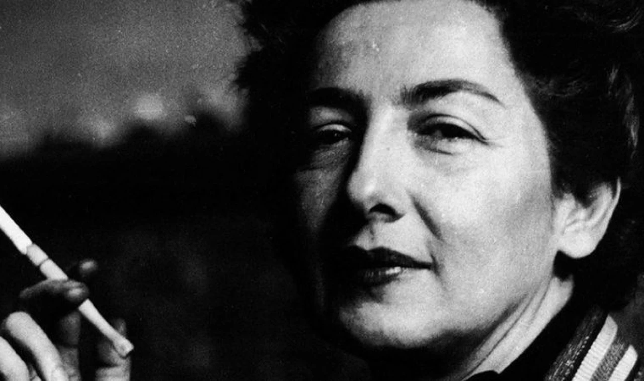 Füreya Koral Kimdir? Kimin Kızı, Anne Babası Kim, Kiminle Evlendi, Eserleri ve Biyografisi