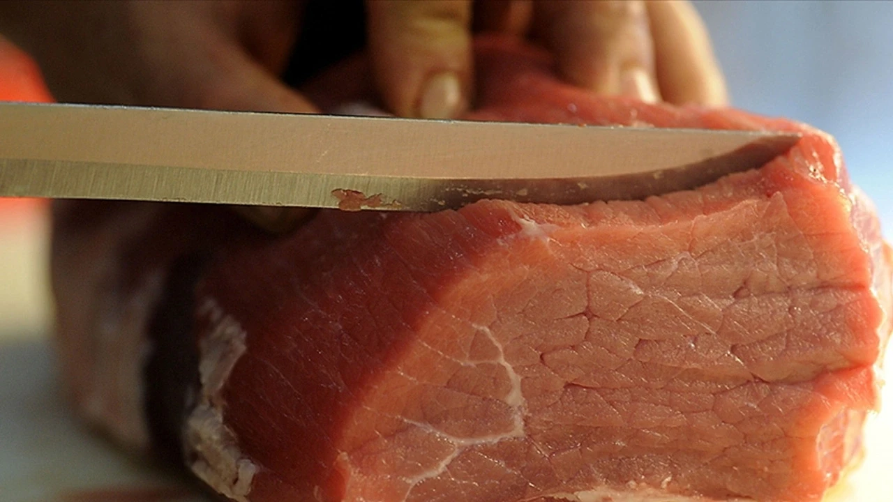 Tonlarca ete el koyuldu: Yakalanmasaydı vatandaşa yedireceklerdi!