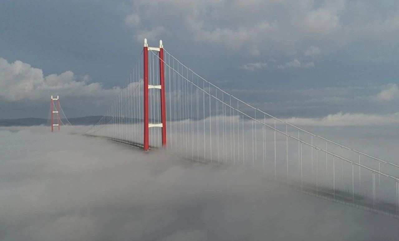 Çanakkale Boğazı'nda sis nedeniyle gemi trafiği durdu