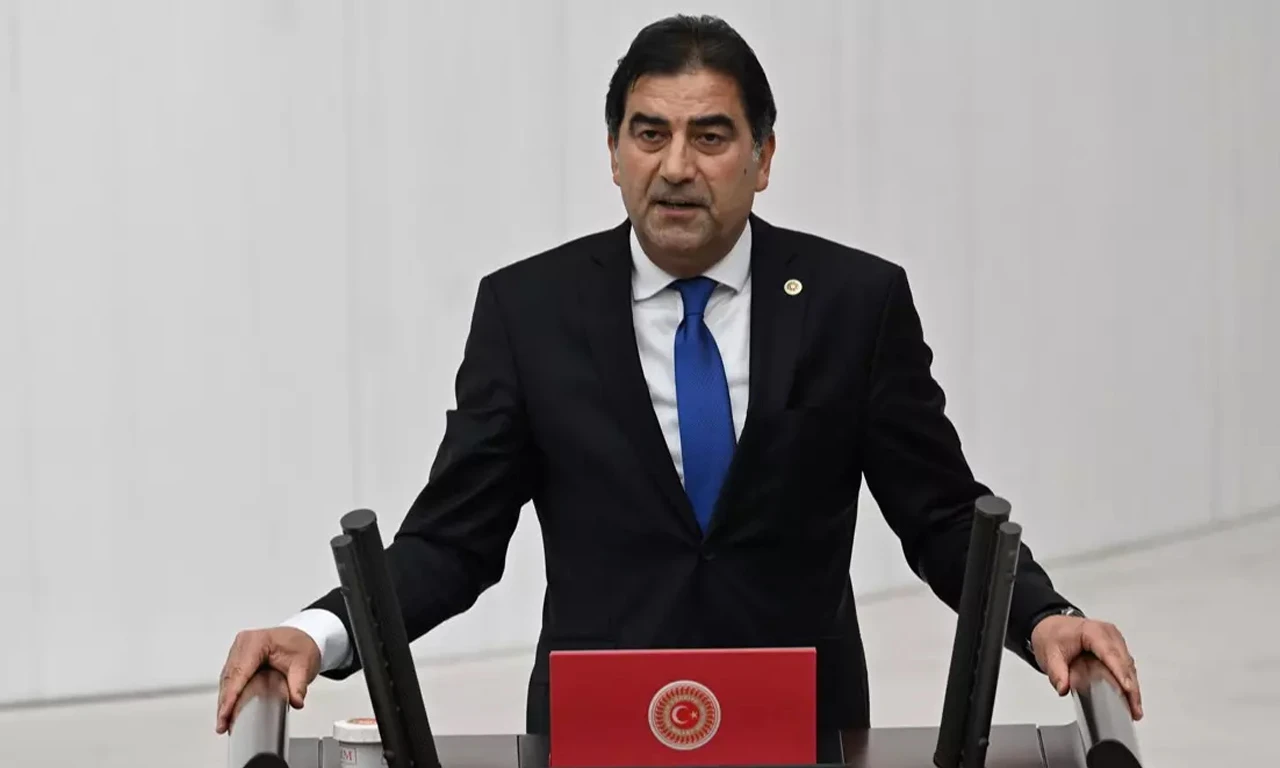 Ünal Karaman Hangi Partiye Geçti, AK Parti’ye Katıldı mı?