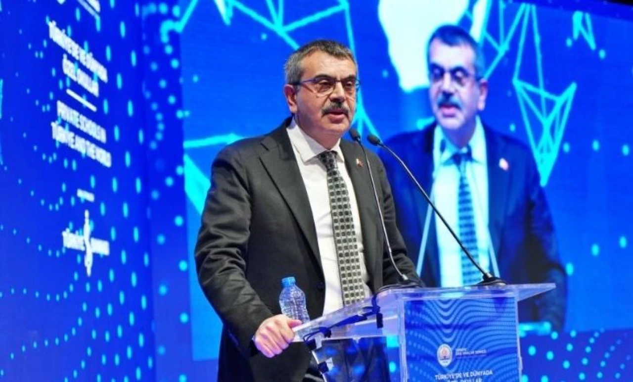 Bakandan özel okullara fahiş fiyat uyarısı: ''Kapatırız''