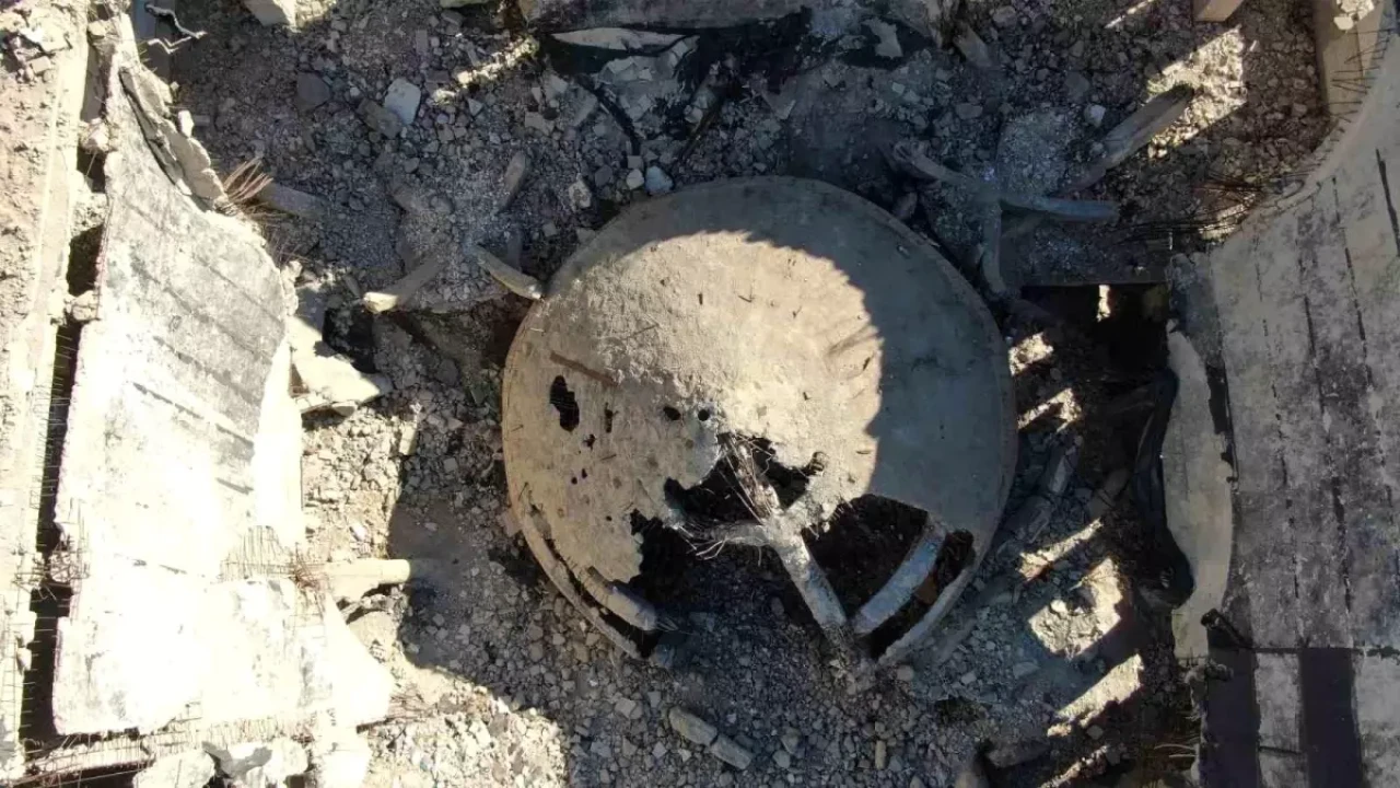 Şam'da Rejim Vahşeti: Esad Rejimi Şam'da Camileri Bombalayarak Tarihi Yapıları Yok Etti!
