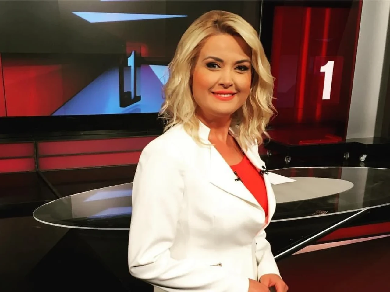 Işıl Açıkkar Kimdir, Evli Mi, Eşi Kim? Kaç Yaşında, Ne İş Yapıyor, Aslen Nereli, Kariyeri ve Özel Hayatı Detaylar!