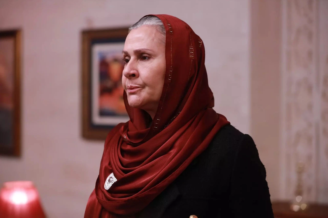 Uzak Şehir Sadakat Alabora Biyografisi, Hayatı Hakkında Her Şey!