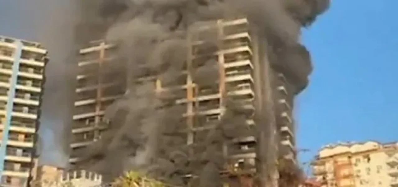 Alanya’da Yangın Kabusu! Apartman Alevler İçinde, Siyah Dumanlar Gökyüzünü Kapladı!