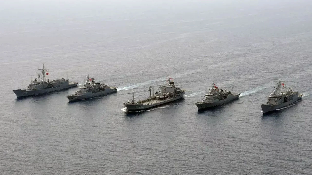 Yunanistan'ın korku sardı! ''Türk donanmasıyla nasıl başa çıkabiliriz?''