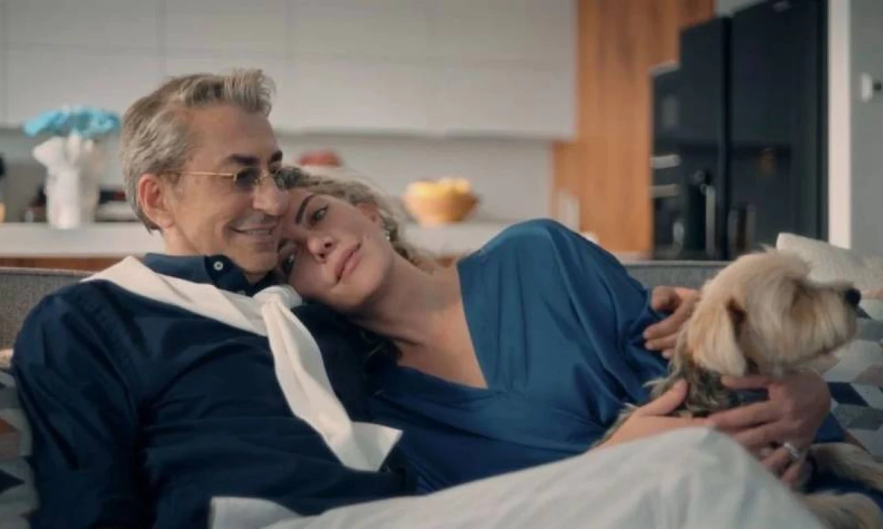 Grand Sapphire Reklamındaki Kadın Kim, Erkan Petekkaya'nın Eşi Mi?