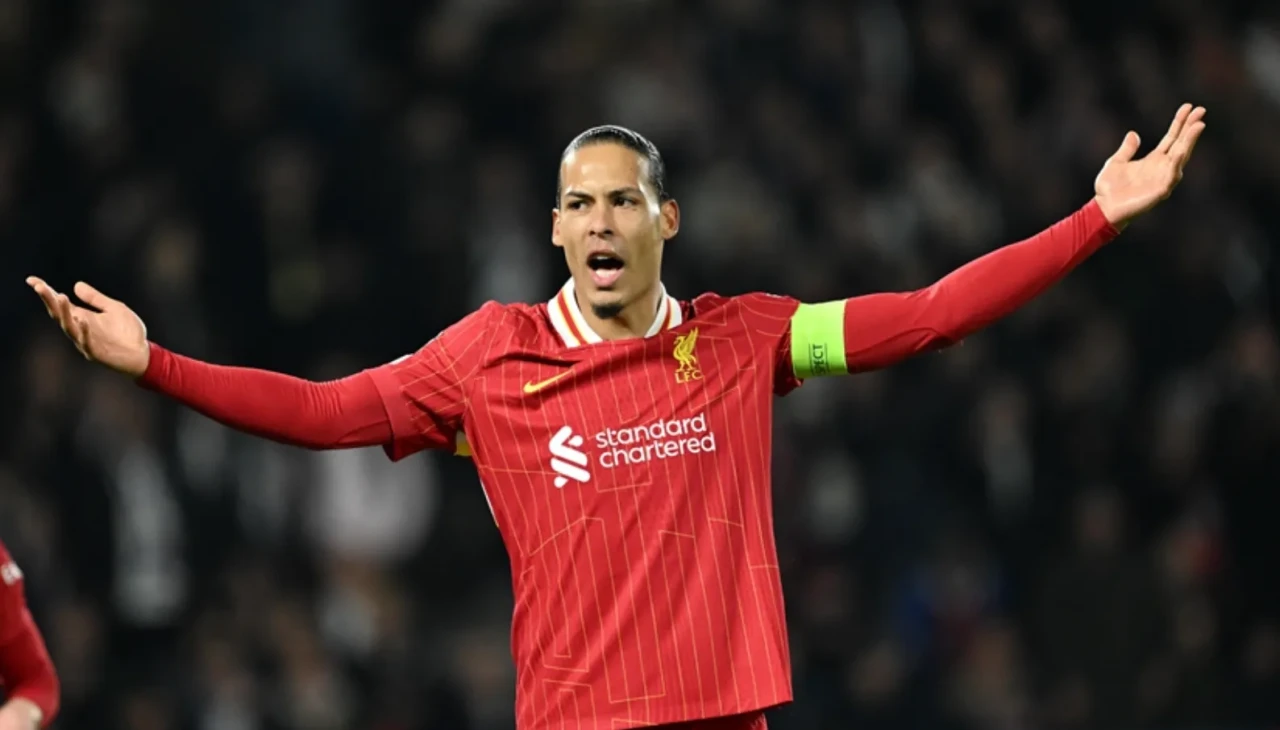 Van Basten’den Van Dijk’a sert sözler: ‘Yumuşak karakterli, lider değil’