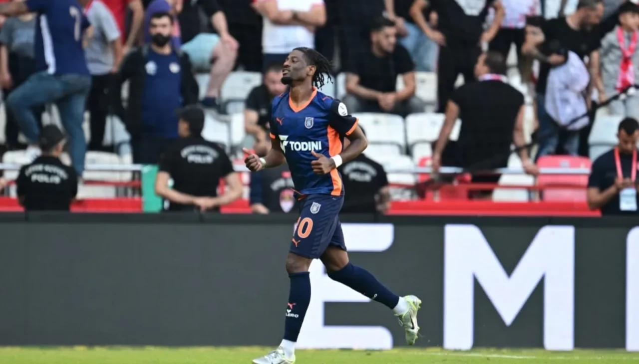 RAMS Başakşehir, Antalyaspor’u deplasmanda 4-0 mağlup etti, Nuri Şahin yönetiminde çıkış sürüyor