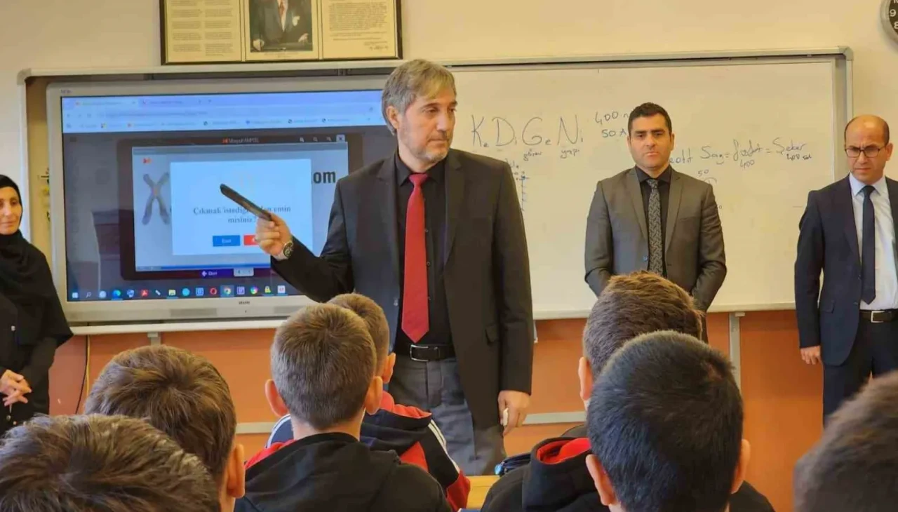 'Aileden kopan çocuk savrulur' uyarısı: Eğitimde en güçlü bağ aileyle kurulur!