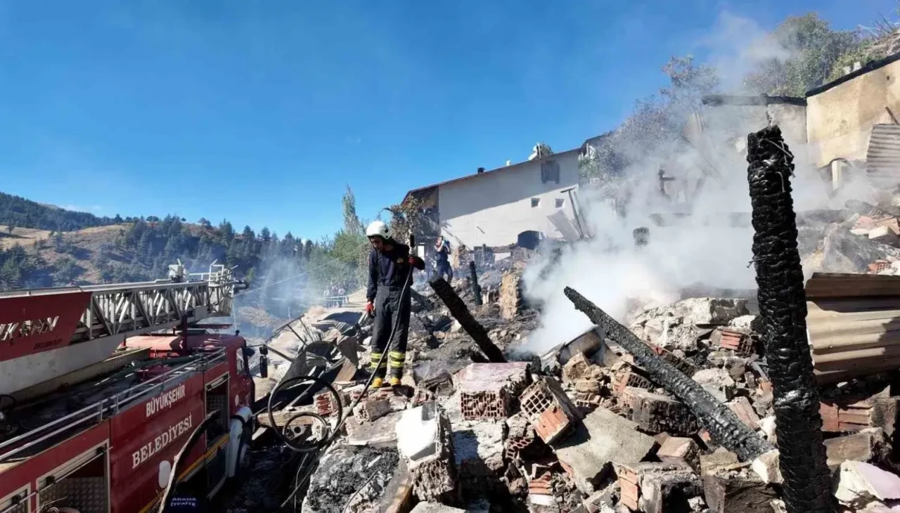Sobadan çıkan yangın felakete dönüştü: Engelli kardeşleri arama çalışması sürüyor