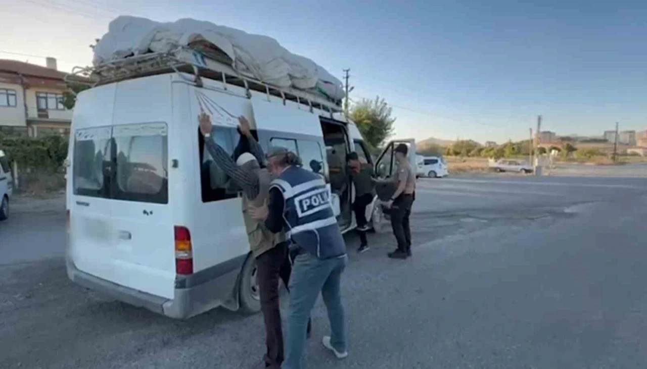 22 yıllık firar sona erdi: İki cinayetin zanlısı yakalandı!