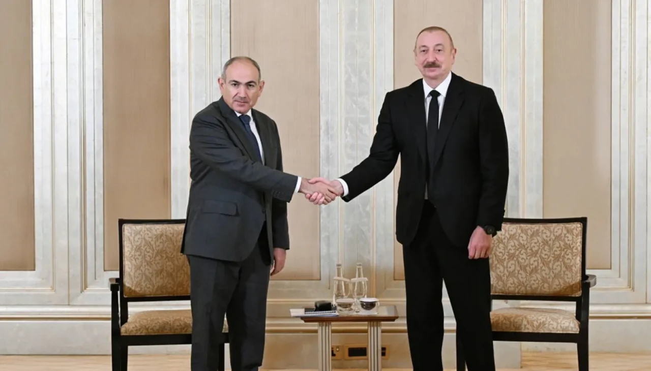 Azerbaycan Cumhurbaşkanı Aliyev, Ermenistan Başbakanı Paşinyan Kopenhag’da bir araya geldi