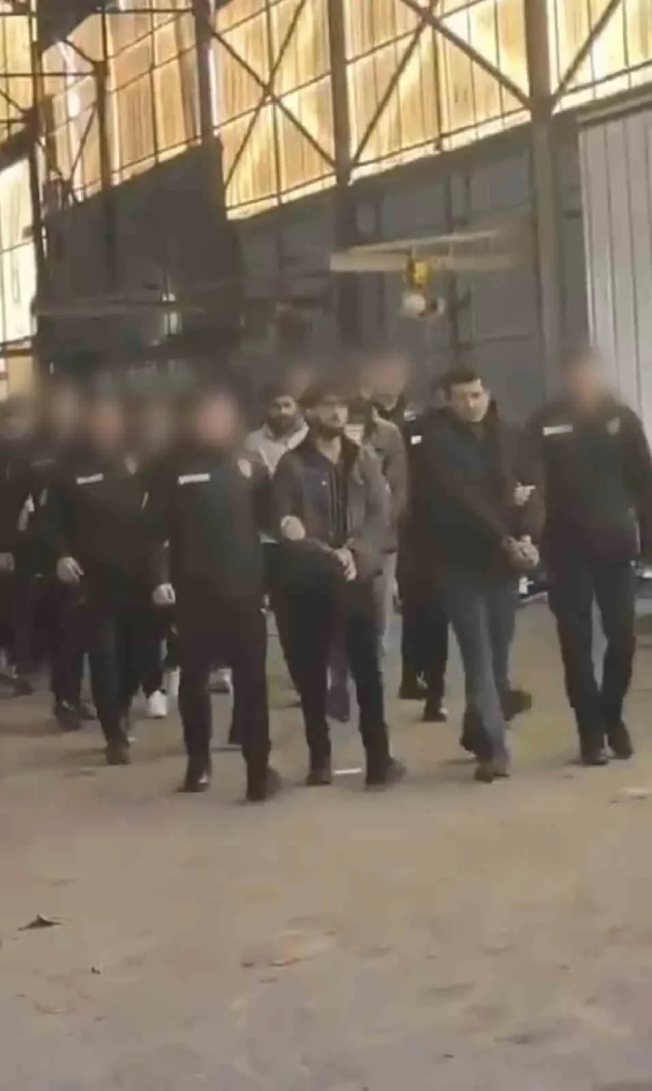 Göçmen deposu ortaya çıktı! Kimliksiz ve kayıt dışı...