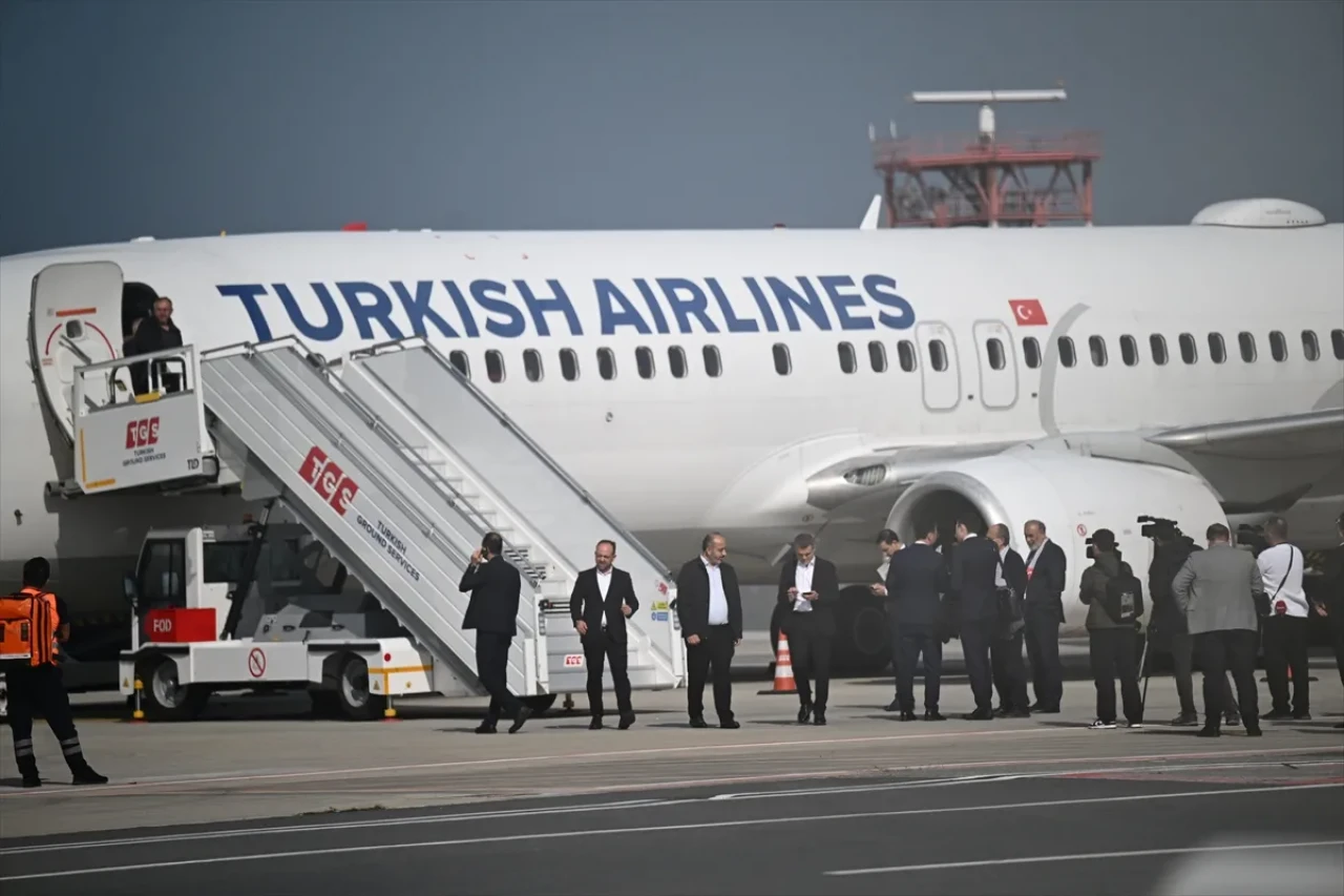 İsrail’in alıkoyduğu Aktivistler THY uçağıyla İstanbul'a döndü!