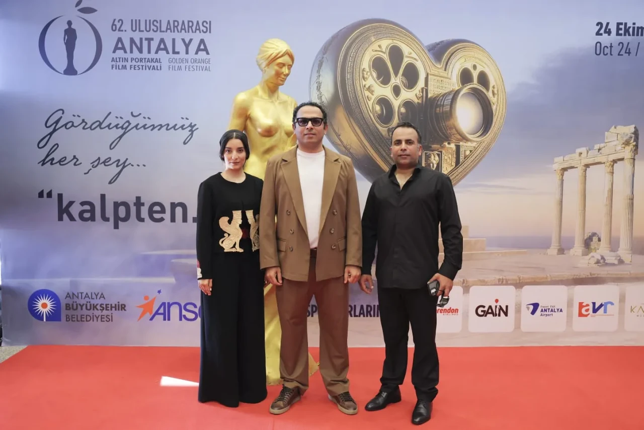 'İlahi komedya' yönetmeni İran'daki yasağı anlattı: Filmlerimiz kafelerde izleniyor