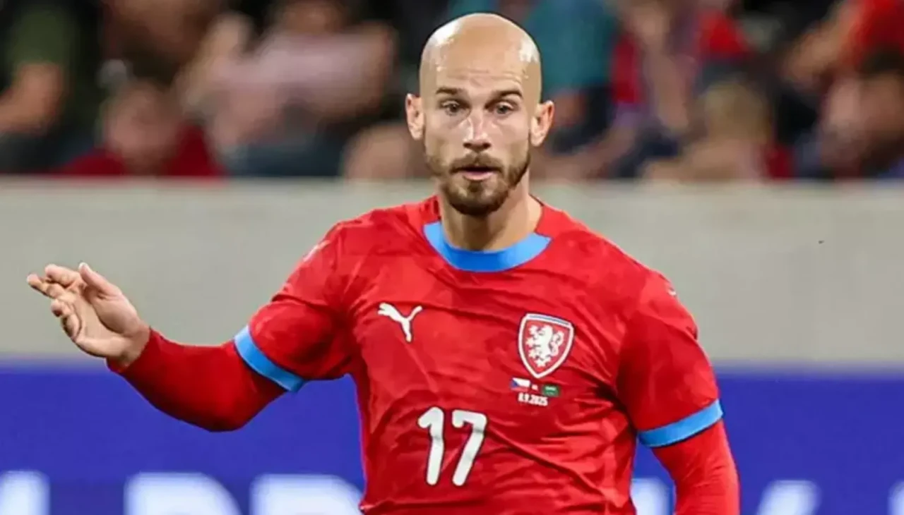 Beşiktaşlı Cerny sinirlerine hakim olamadı! Röportajı yarıda bıraktı