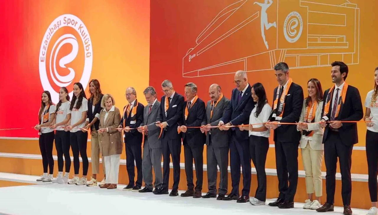 Kartal’da tarihi gün: Eczacıbaşı, kadın voleyboluna yeni bir merkez kazandırdı