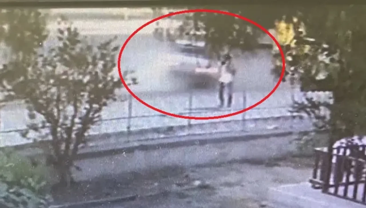 Otomobil tıra çarpıp sürücüyü canından etti: Mersin’de feci kaza anı kamerada!