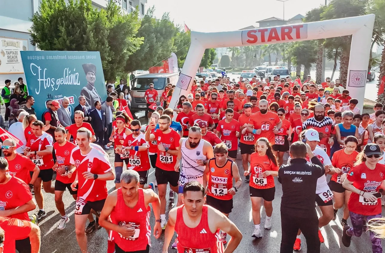 Sarıçam’da 350 sporcu Cumhuriyet için koştu!