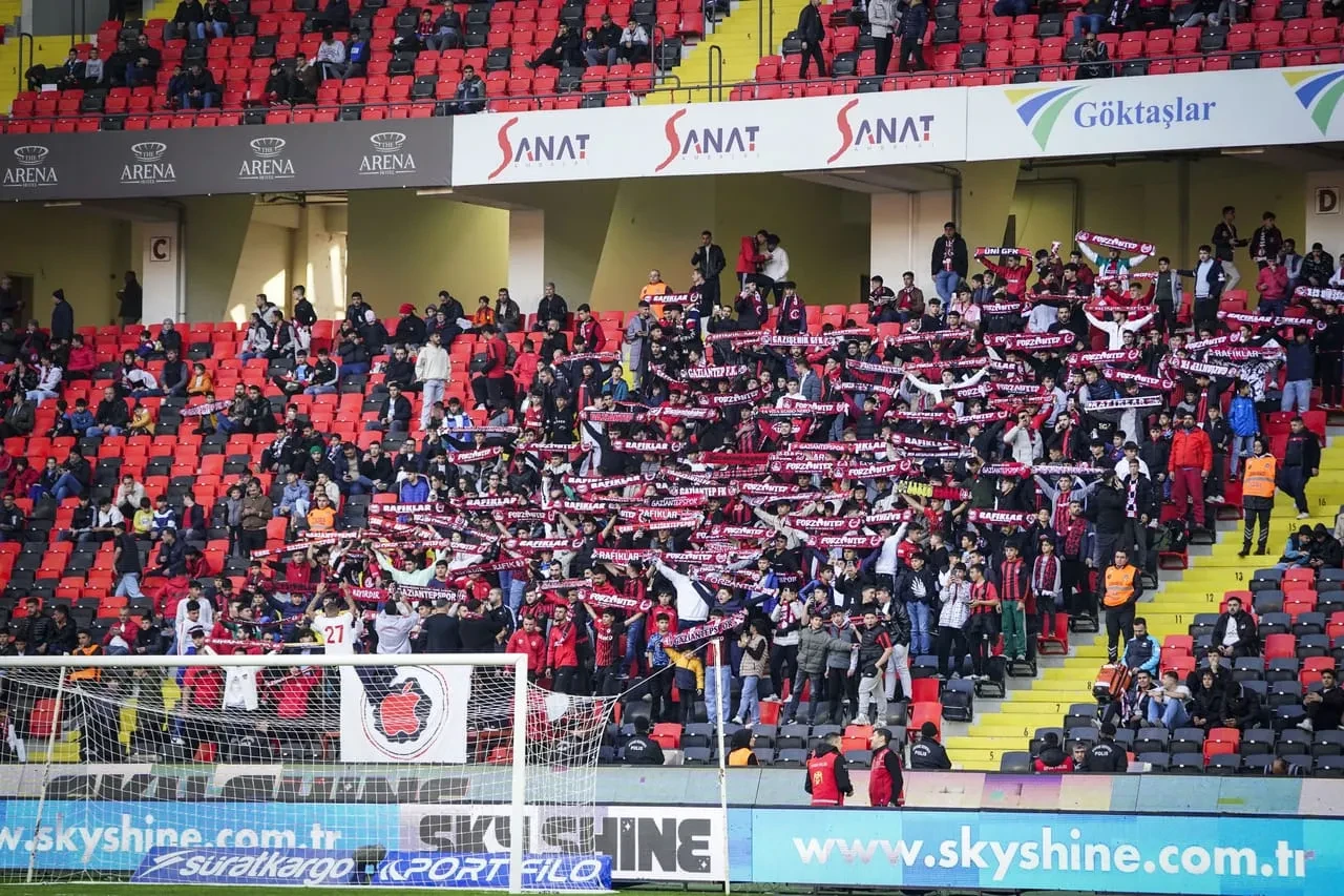 Gaziantep Futbol Kulübü’nde taraftar coşkusu geri döndü