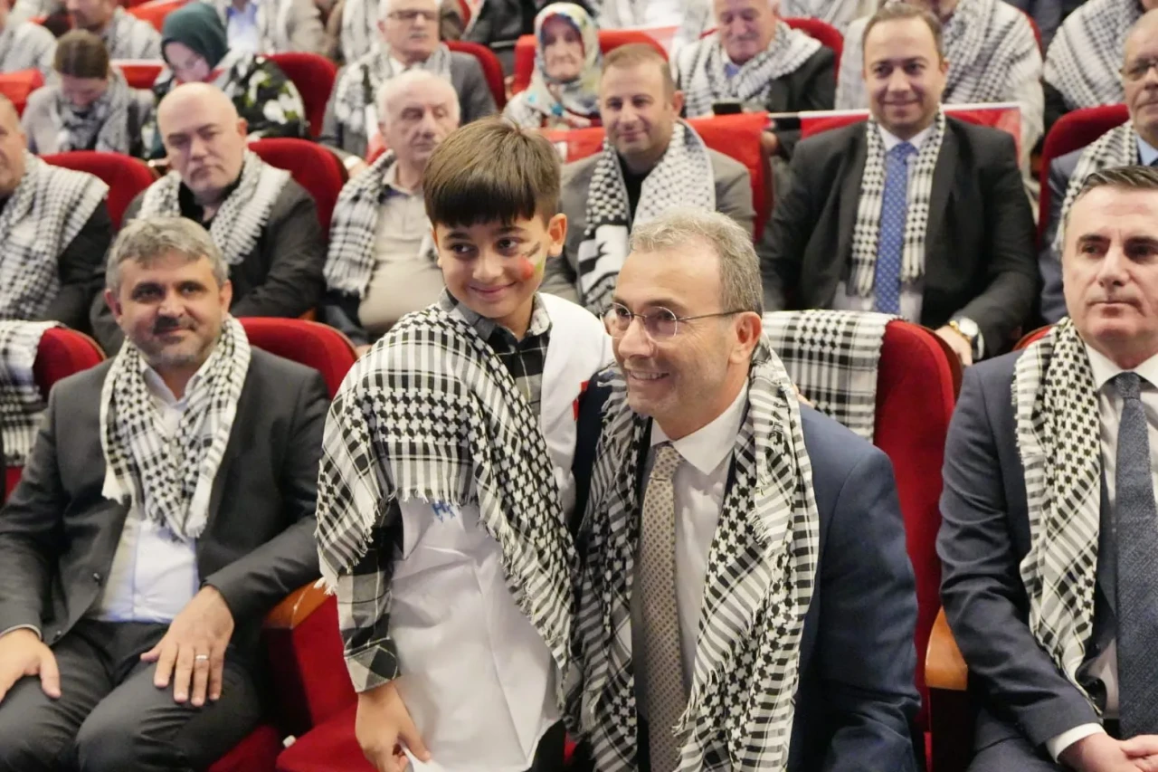 Pendik Belediyesi 3 gün, esnaf 1 gün kazancını Gazze’ye aktarıyor