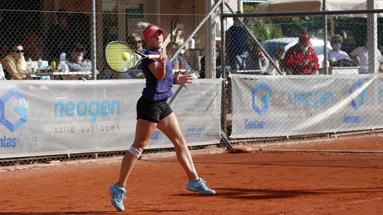 Fethiye kortlarında uluslararası tenis heyecanı: Gençler Dünya sahnesindeydi