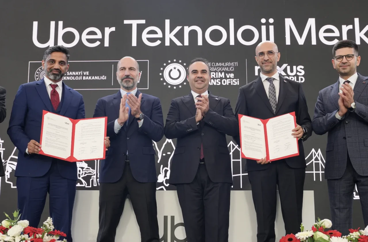 Bakan Kacır: Uber, Türkiye’yi bir inovasyon üssü olarak görüyor