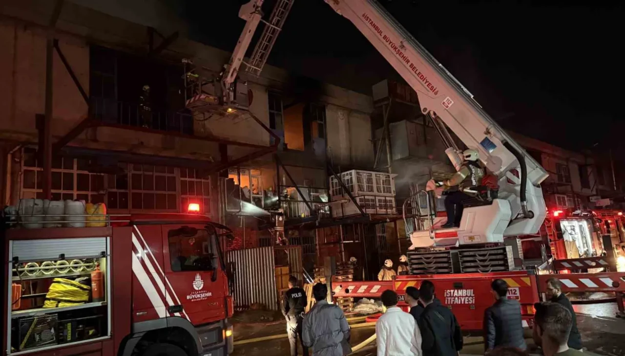 Başakşehir’de sanayi sitesinde korkutan yangın
