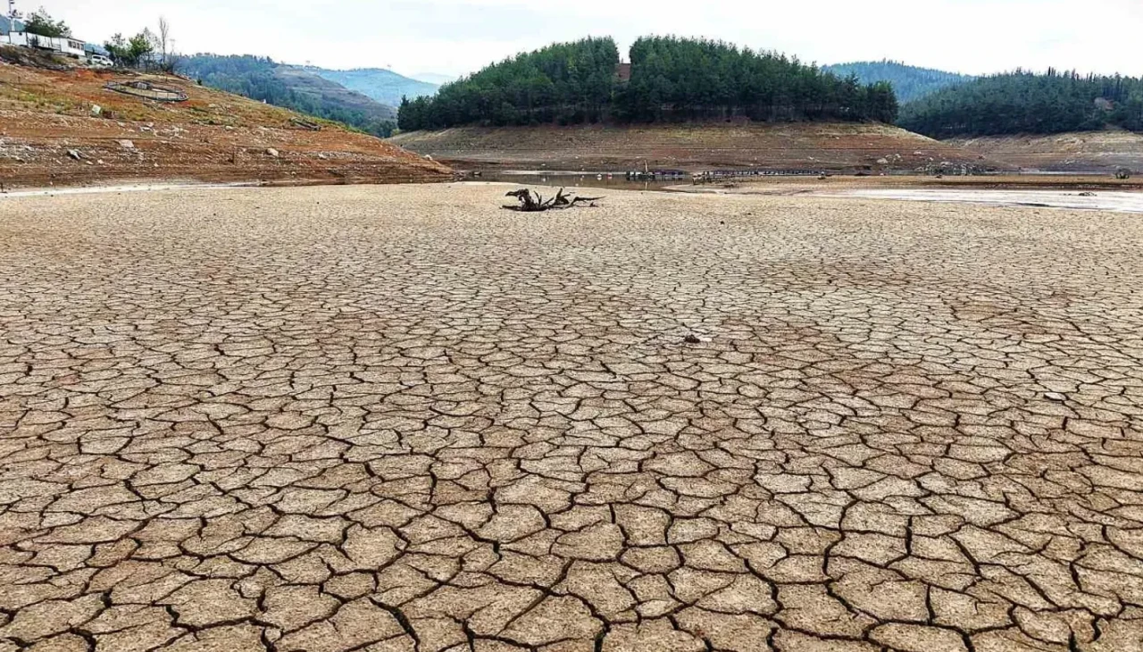Kuraklık Bursa’yı vurdu: Barajlar boşaldı, çözüm için zamanla yarış başlıyor!