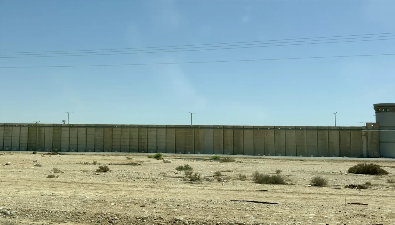 İsrail, yasa dışı alıkoyduğu aktivistleri Ketziot Hapishanesi’ne nakletti