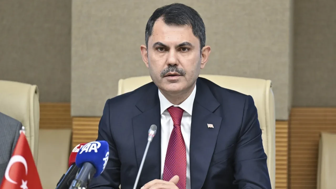 Murat Kurum'dan Balıkesir depreminde ilk mesai: Bölgeye acil hasar tespit ekipleri sevk edildi