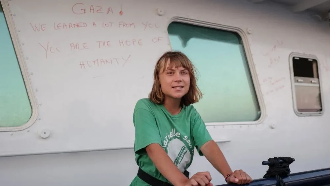 Greta Thunberg’e İsrail askerlerinden işkence İiddiası: “Bayrak öptürdüler”