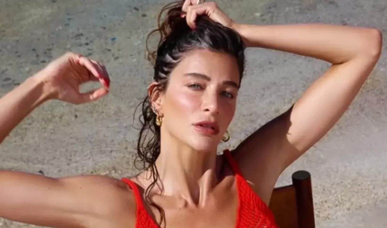 Berrak Tüzünataç Kimdir? Başarılı Oyuncunun Biyografisi ve Hayatı