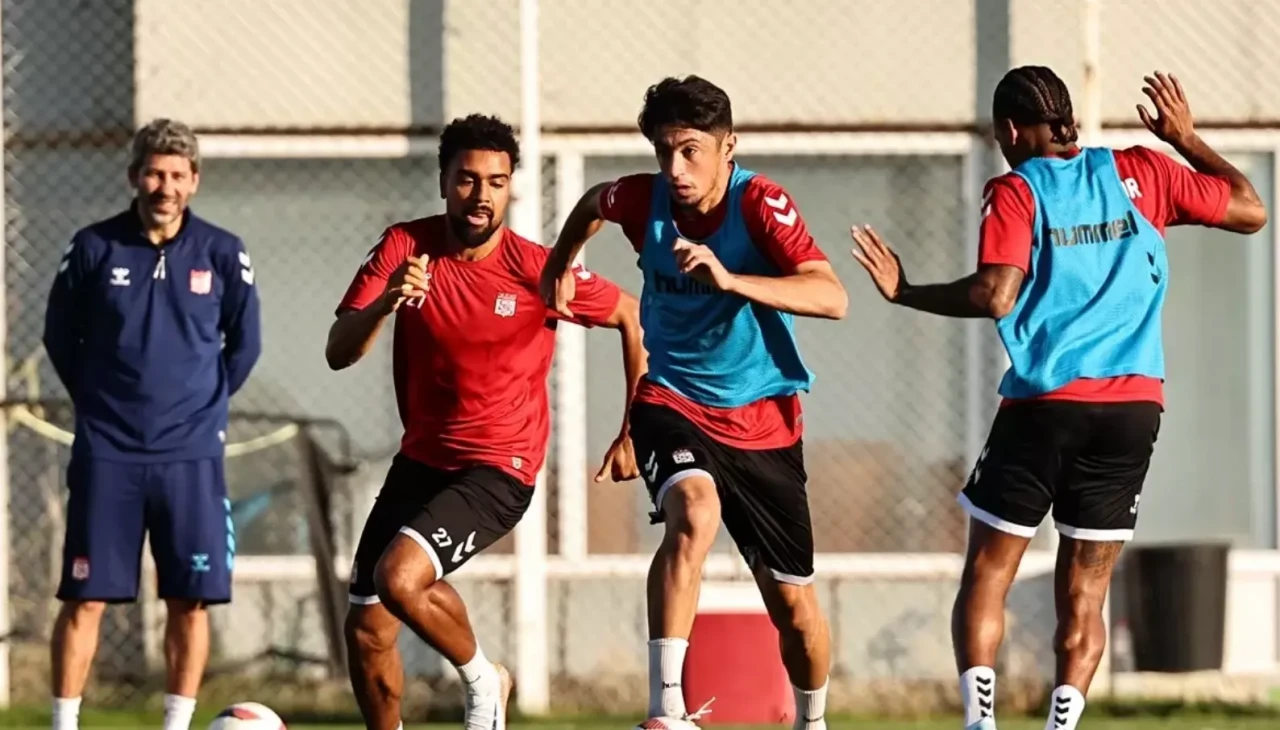 Sivasspor, Hatayspor maçına teknik direktörsüz hazırlanıyor!