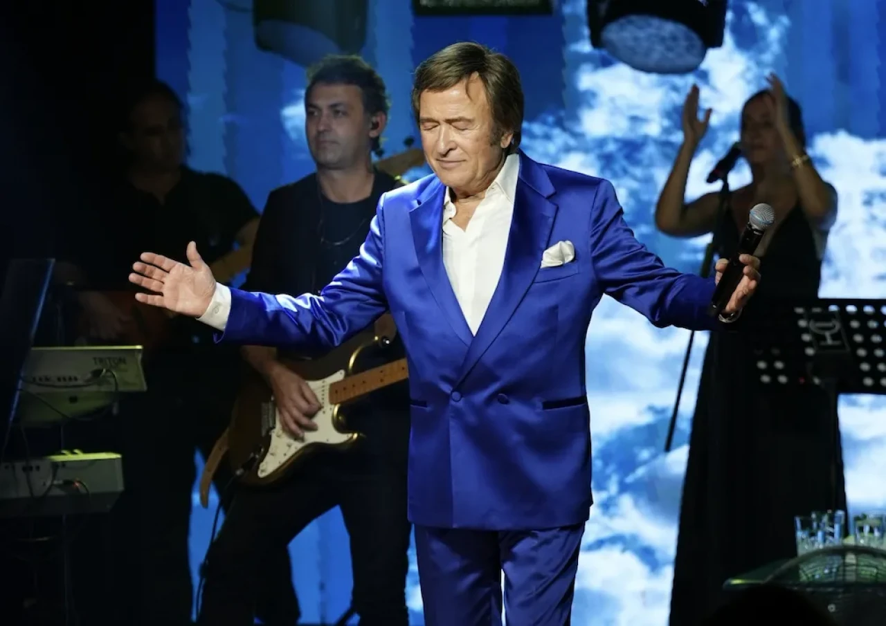 Soğuk havaya meydan okuyan İstanbul: Erol Evgin için günler öncesinden tükenen biletler