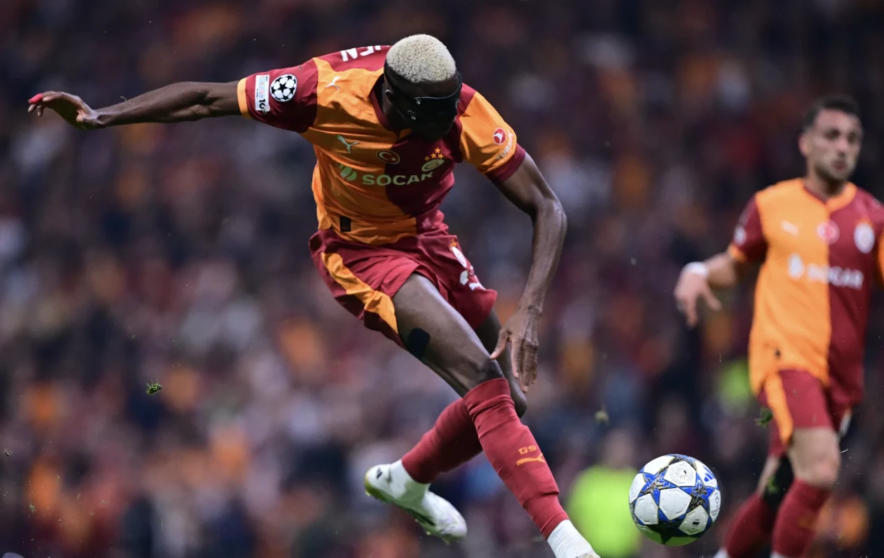 Victor Osimhen Galatasaray tarihine geçti: Liverpool’a tarihi gol