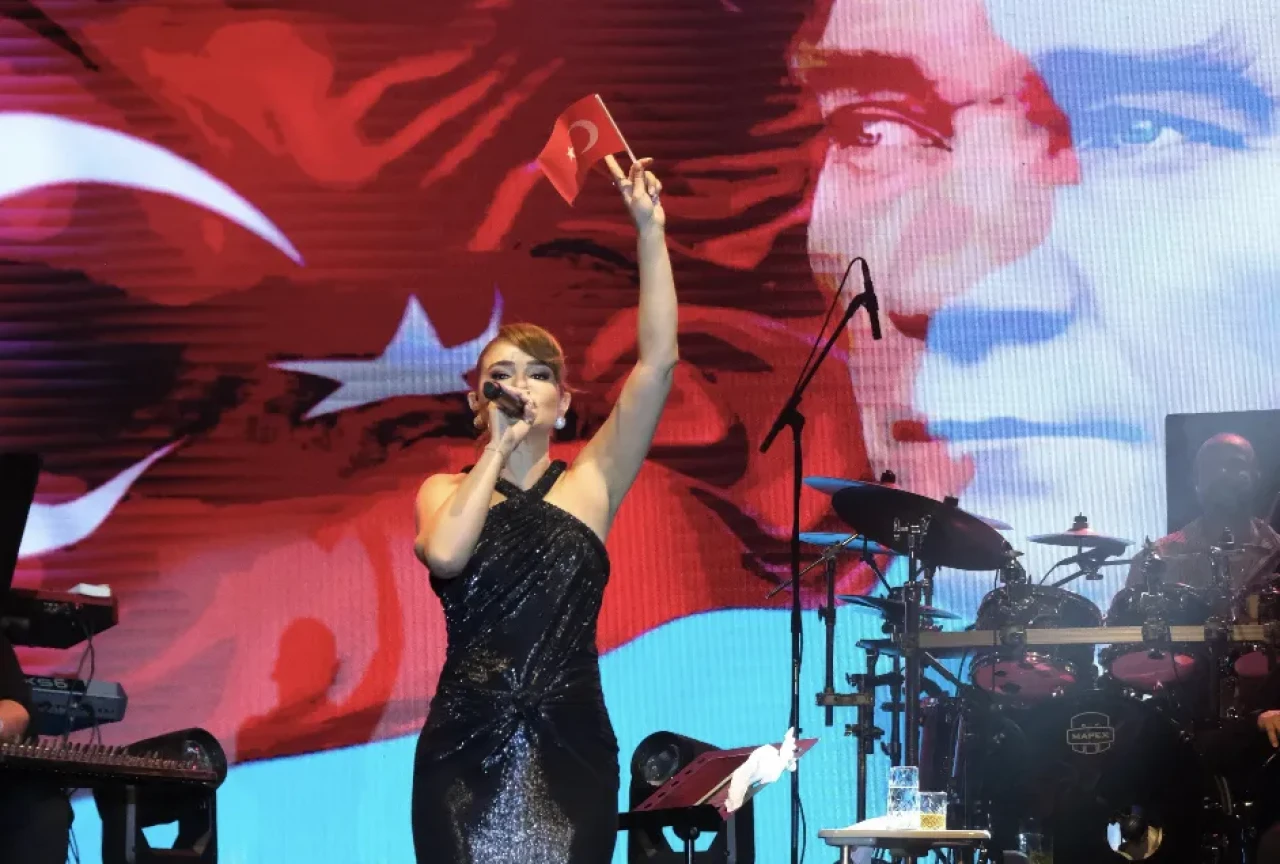 Derya Bedavacı'dan net mesaj: Ben Cumhuriyet kadınıyım, Atatürk'ün yolundayım