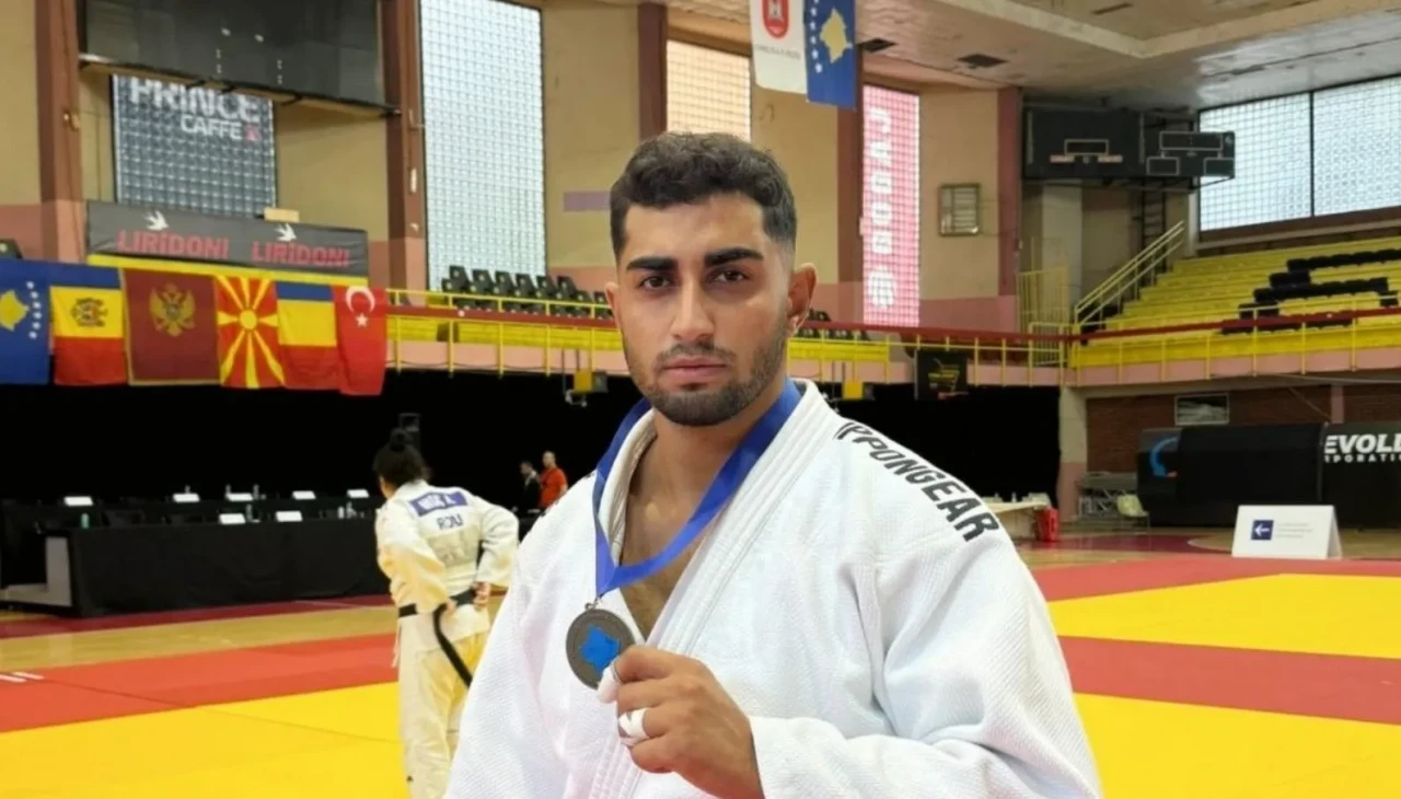 Enes Pınar’dan büyük başarı: Balkan şampiyonası’ndan 2 madalya ile döndü!