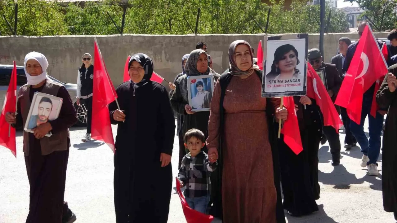 Van’da Terörsüz Türkiye Çağrısı: Evlat Nöbeti 109. Haftasında