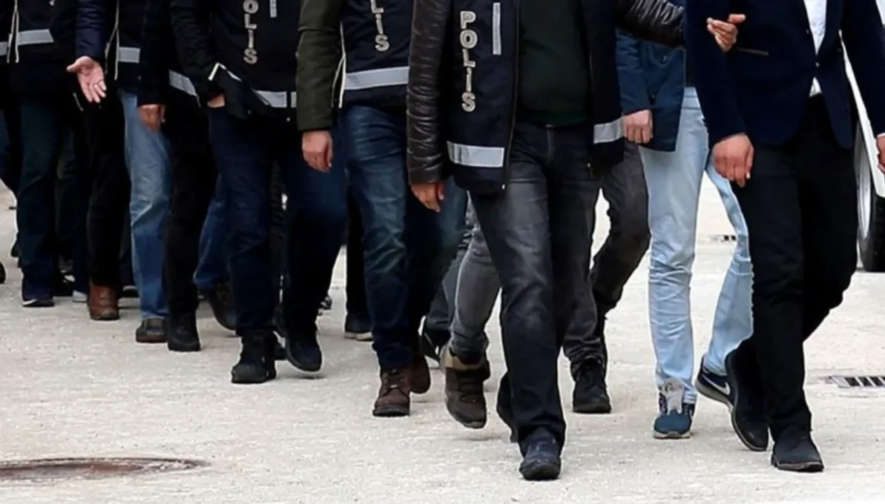 FETÖ operasyonu: TUS kampına katılan 5 doktor gözaltına alındı