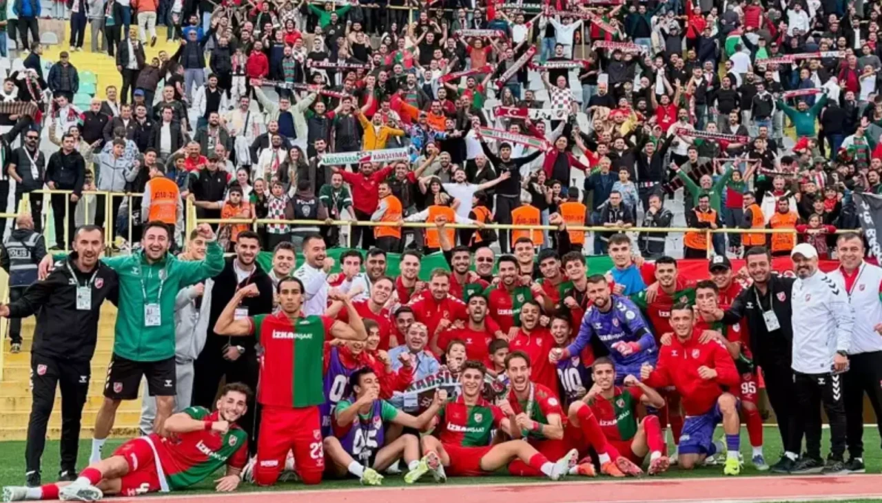 Zirve Karşıyaka’nın oldu: Altay derbisi öncesi tarihi hesaplaşma geliyor!