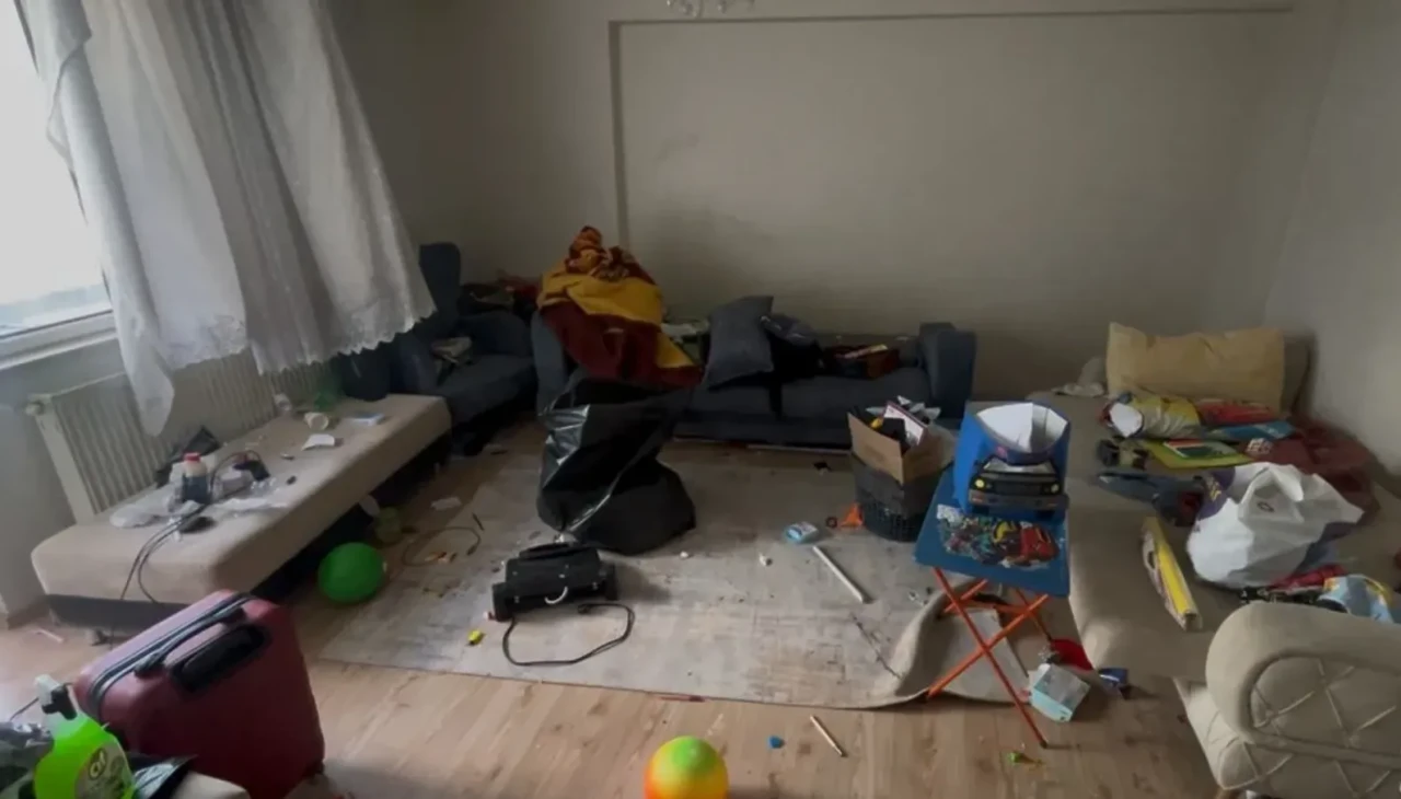 Bursa'da çöp ev skandalı: 2 kamyon çöp çıkarıldı, çocuklar tehlikede!