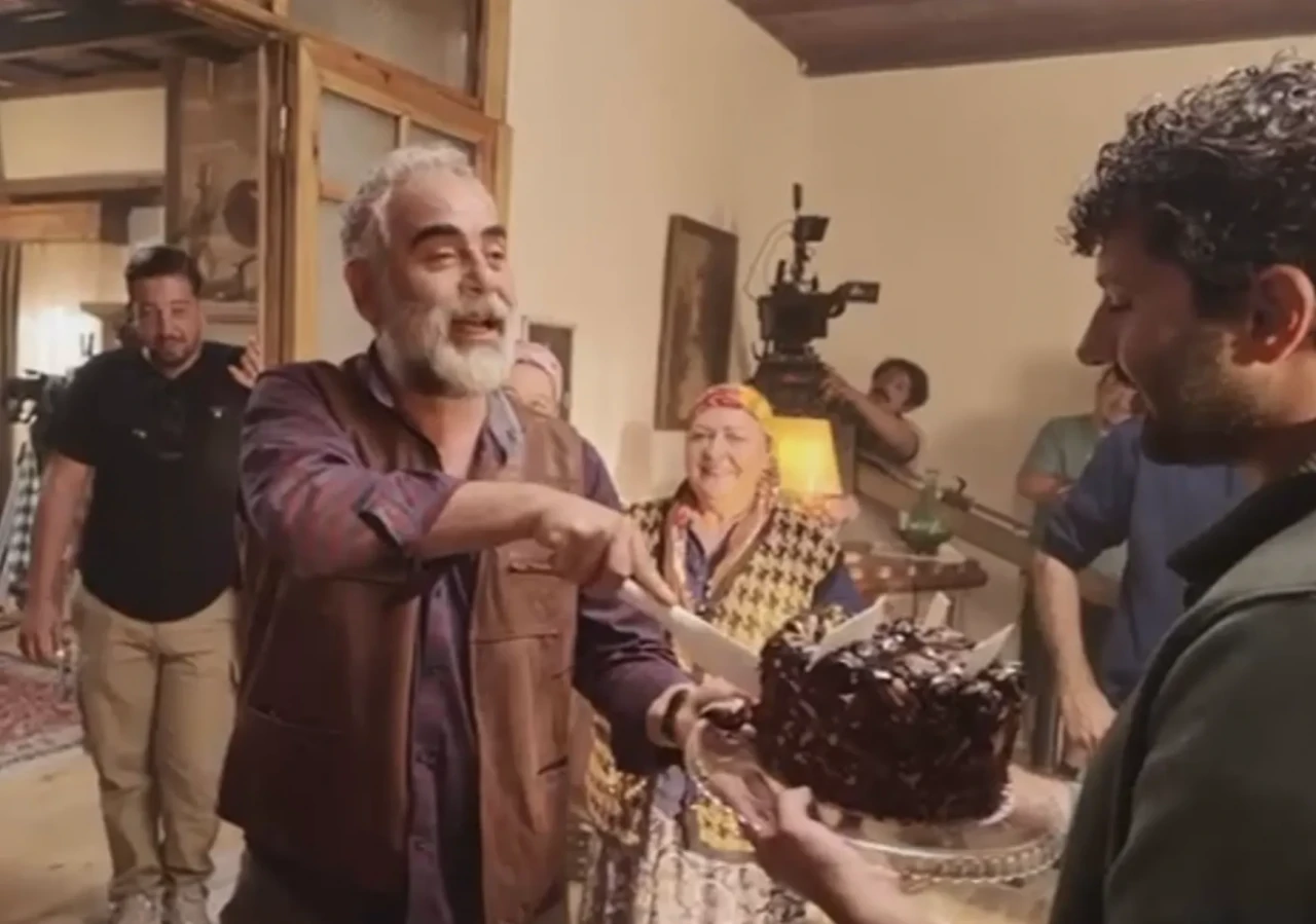 'Tam bir Cumhuriyet çocuğuyum' dedi: Yurdaer Okur'un 29 Ekim sürprizi nefes kesti