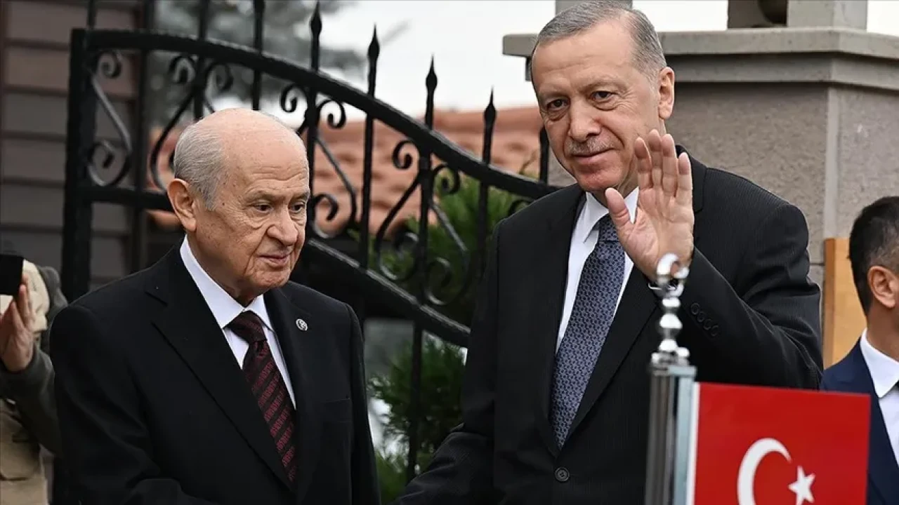 Bahçeli'den Cumhurbaşkanı Erdoğan'a dikkat çeken hediye