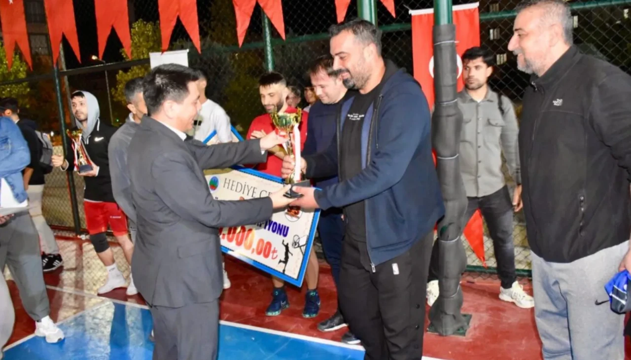 Cumhuriyet çoşkusuna spor desteği: Siirt’te 3x3 sokak basketbolu turnuvası finalle taçlandı