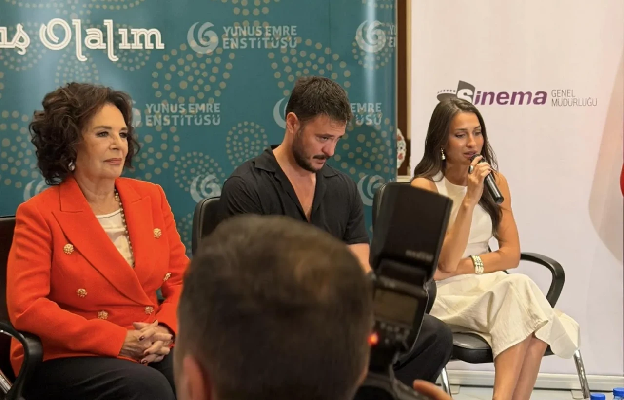 Duygu Mercan Bakü’den döndü: “Hülya Koçyiğit’le aynı ortamda olmak kitap gibiydi!”