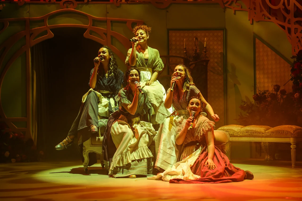 'Gurur ve Önyargı (gibi bir şey)' yeni sezonda yeniden sahnede